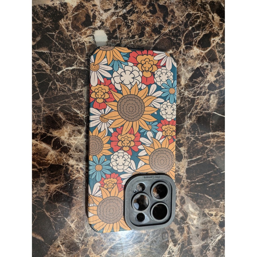 Floral Sunflower iPhone 14 Pro Max Case Retro 70s Daisy Pattern Protective Cover
